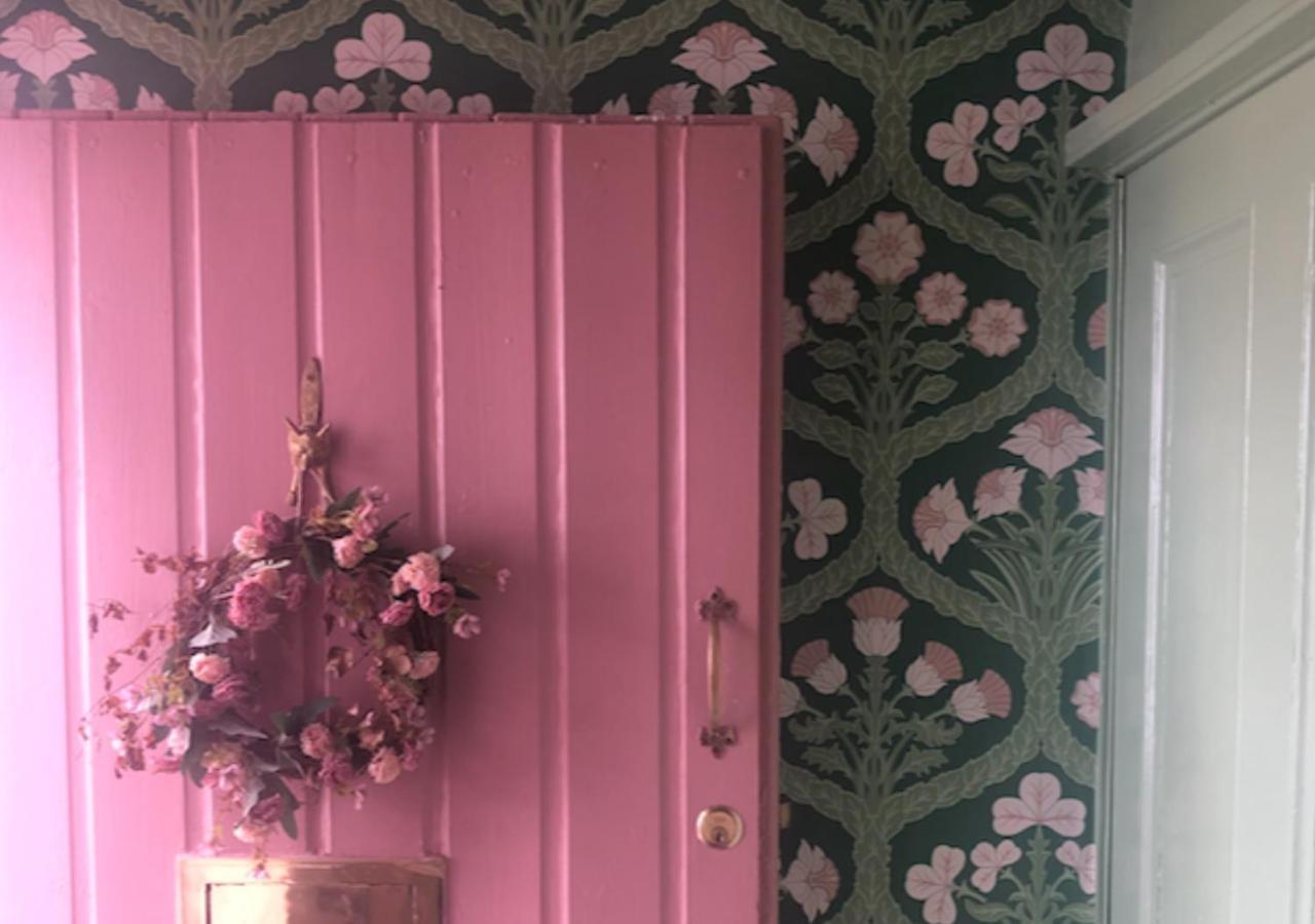 The Pink Cottage Upstairs Suite & Garden Summer Room Whitehead Ngoại thất bức ảnh
