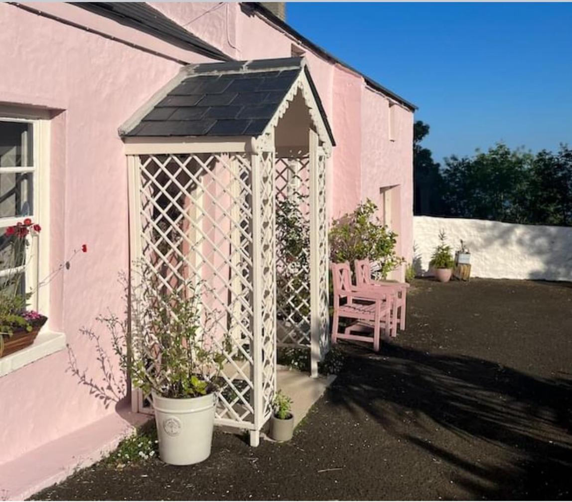 The Pink Cottage Upstairs Suite & Garden Summer Room Whitehead Ngoại thất bức ảnh